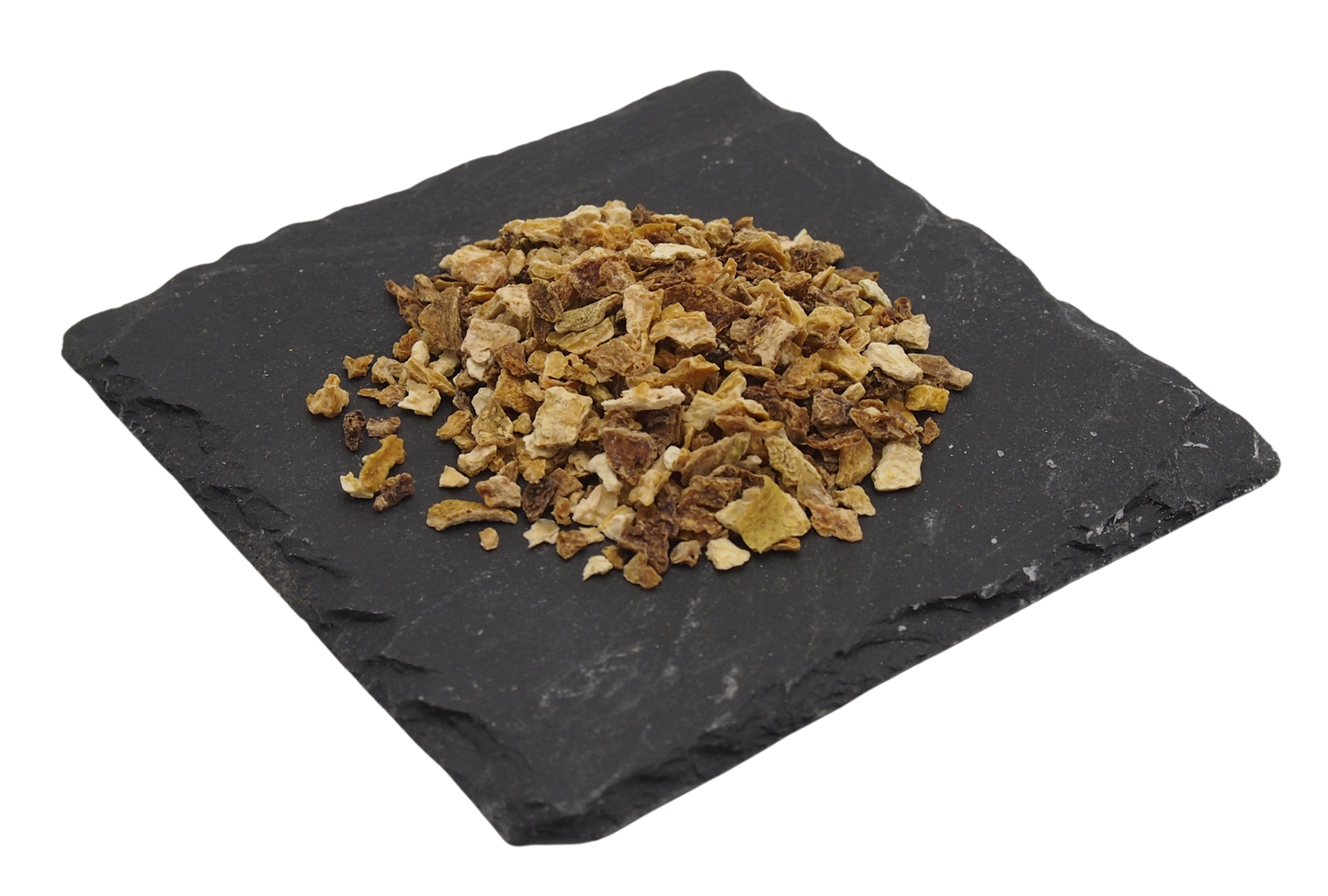 Getrocknete und geschnittene Zitronen auf Schiefertafel