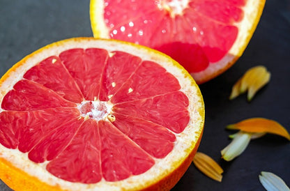 Frische Grapefruit in Scheiben geschnitten