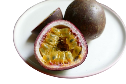 Maracuja auf Teller